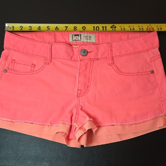 LEI Women's Coral Shorts - Picture 9 of 13